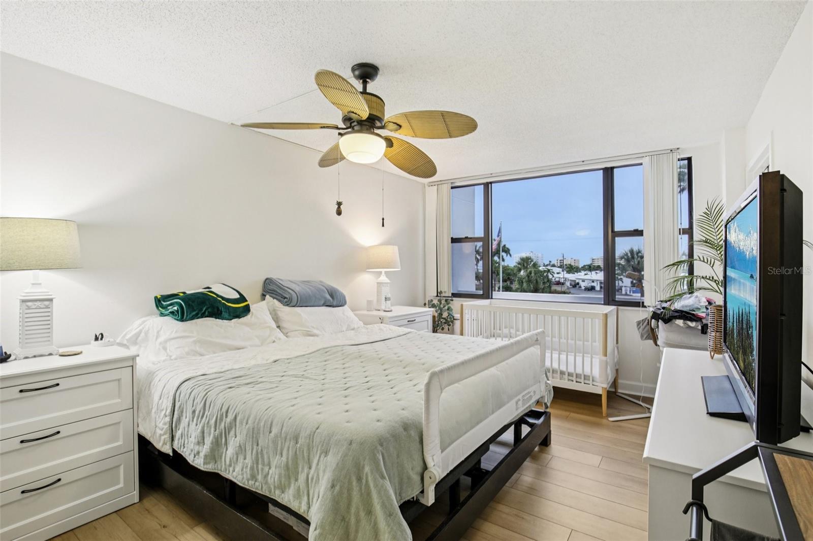 HARBOR TOWERS Y & R - Residential