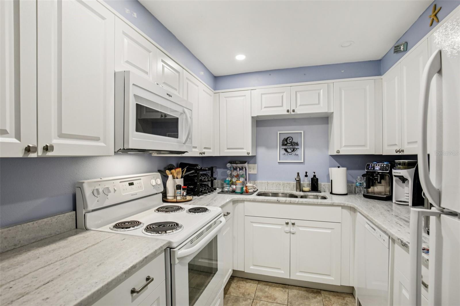 HARBOR TOWERS Y & R - Residential