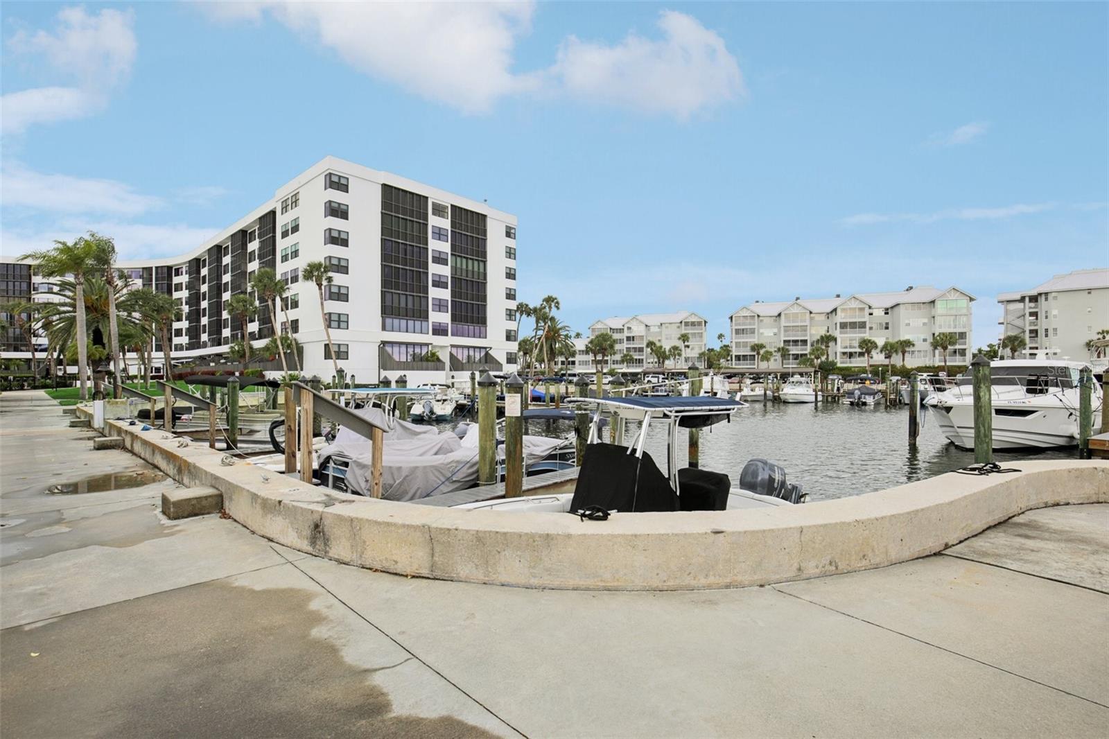 HARBOR TOWERS Y & R - Residential