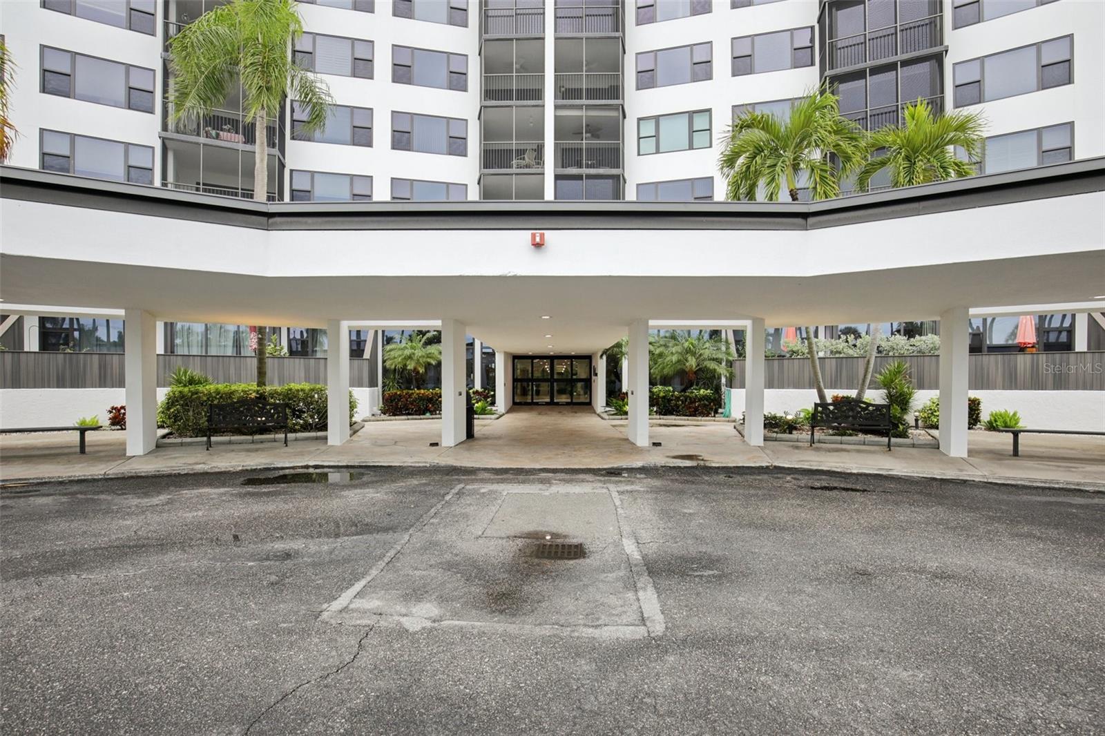 HARBOR TOWERS Y & R - Residential