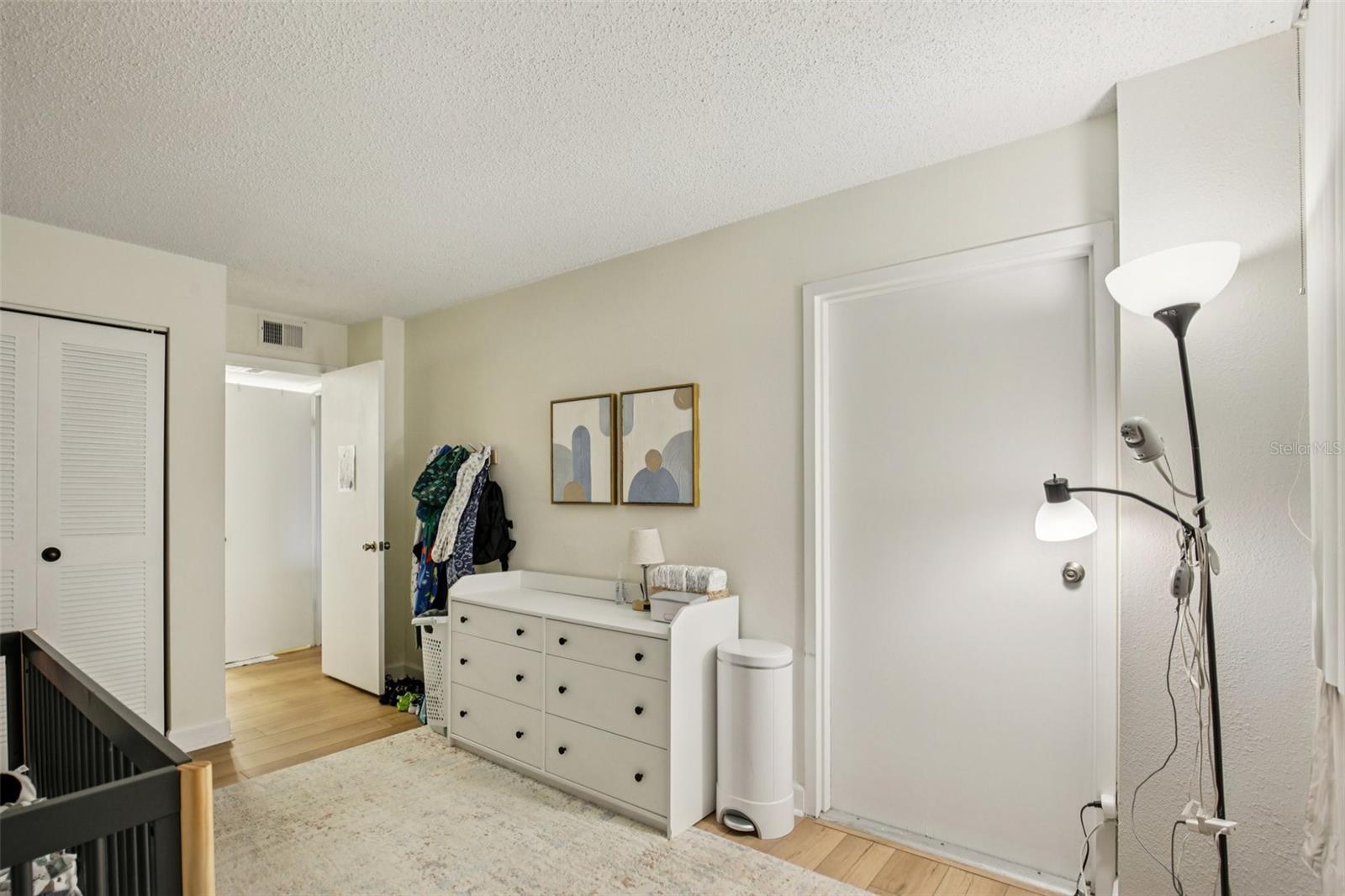 HARBOR TOWERS Y & R - Residential