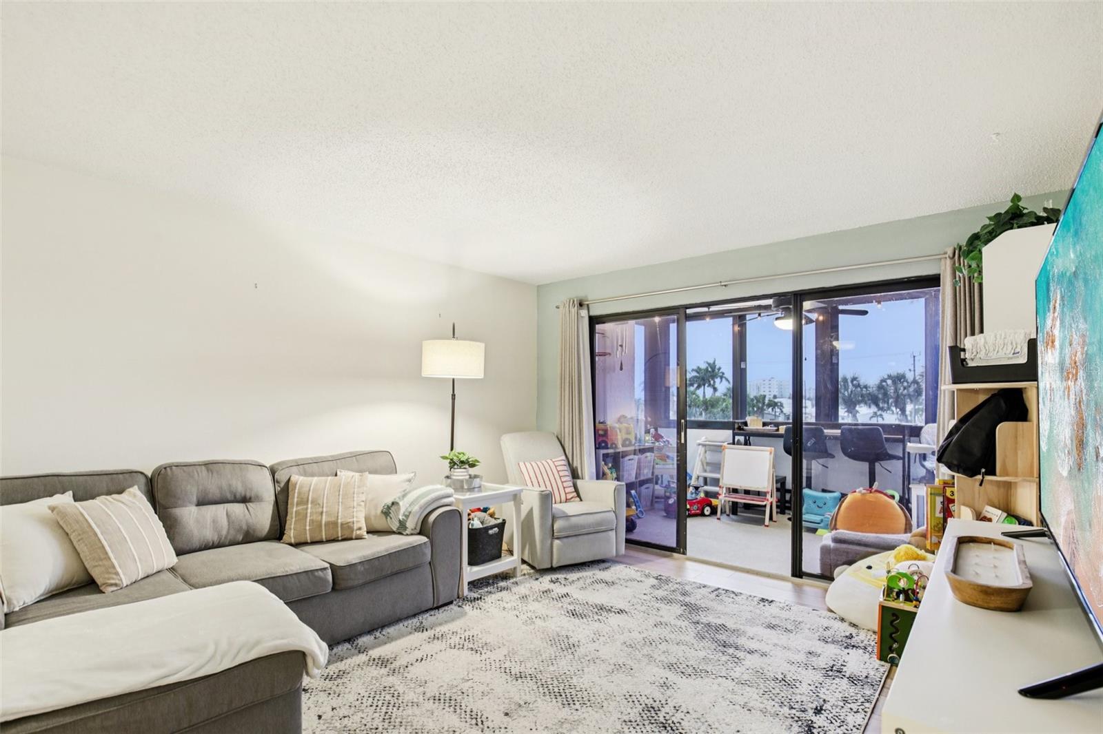 HARBOR TOWERS Y & R - Residential