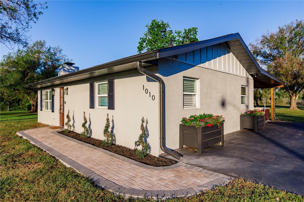 Photo of 1010 Robinhood Drive, Punta Gorda, FL 33982 (MLS # C7510943)