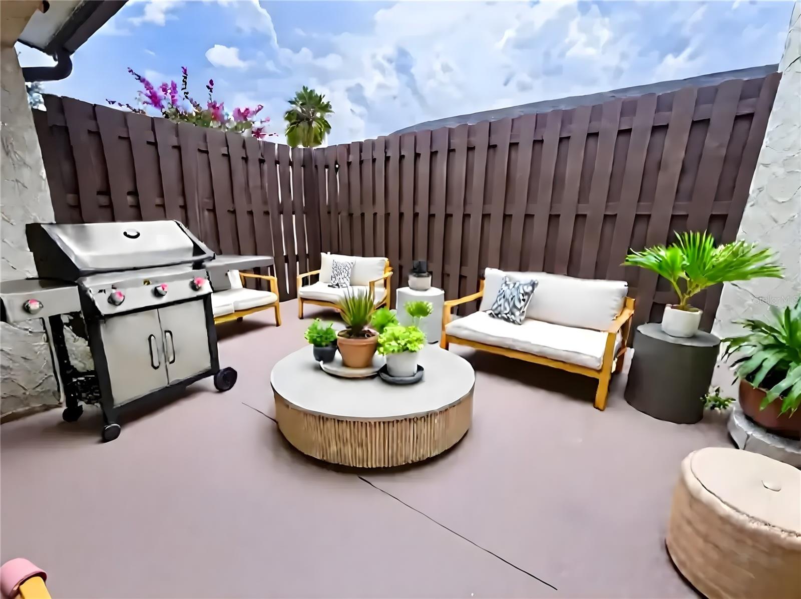 PARK LAKE GROVE CONDO PH B - Residential