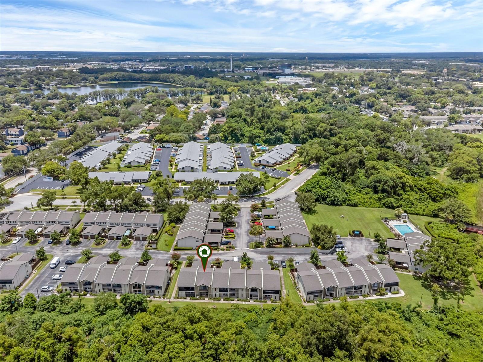 PARK LAKE GROVE CONDO PH B - Residential