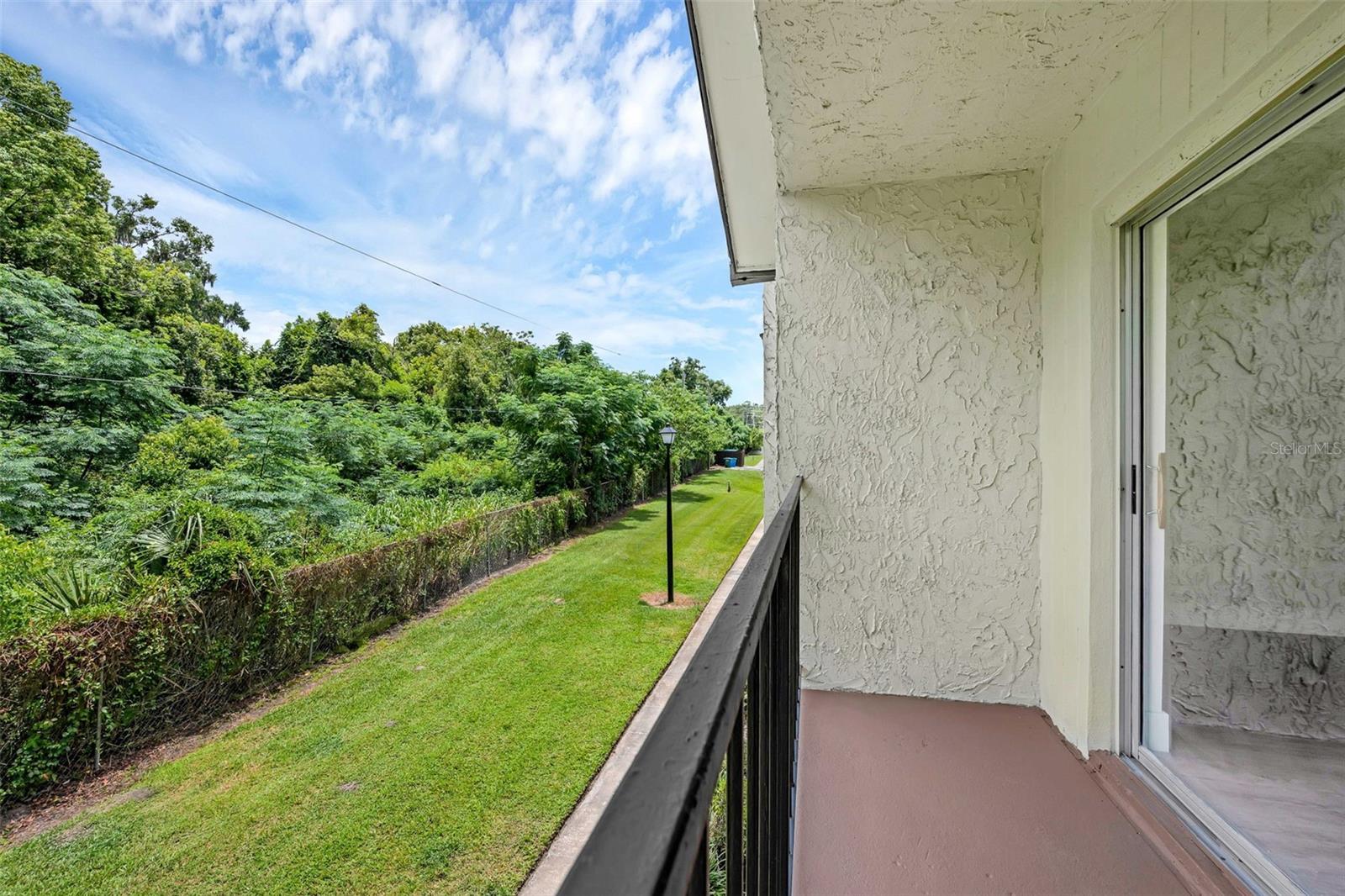 PARK LAKE GROVE CONDO PH B - Residential