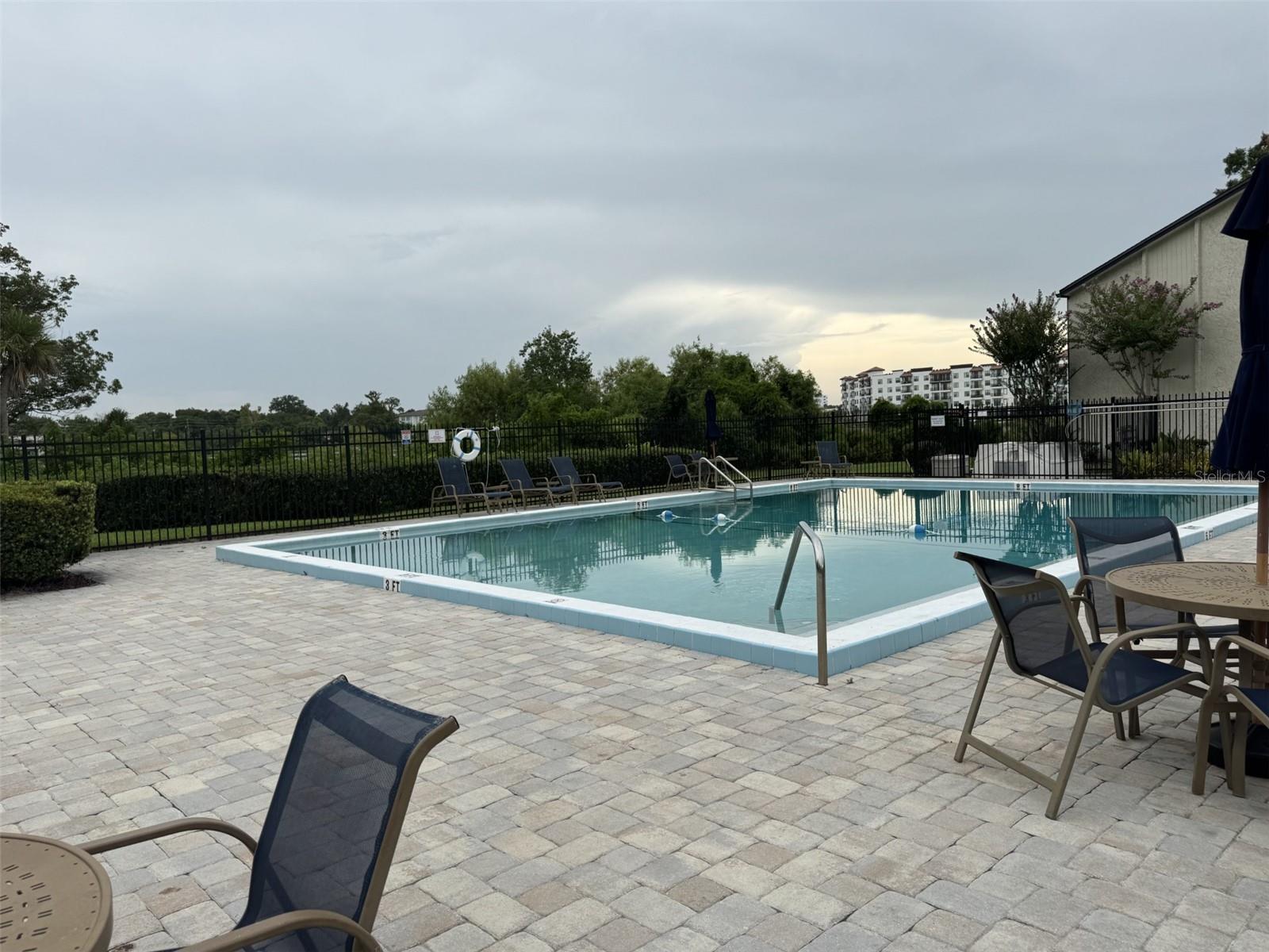 PARK LAKE GROVE CONDO PH B - Residential