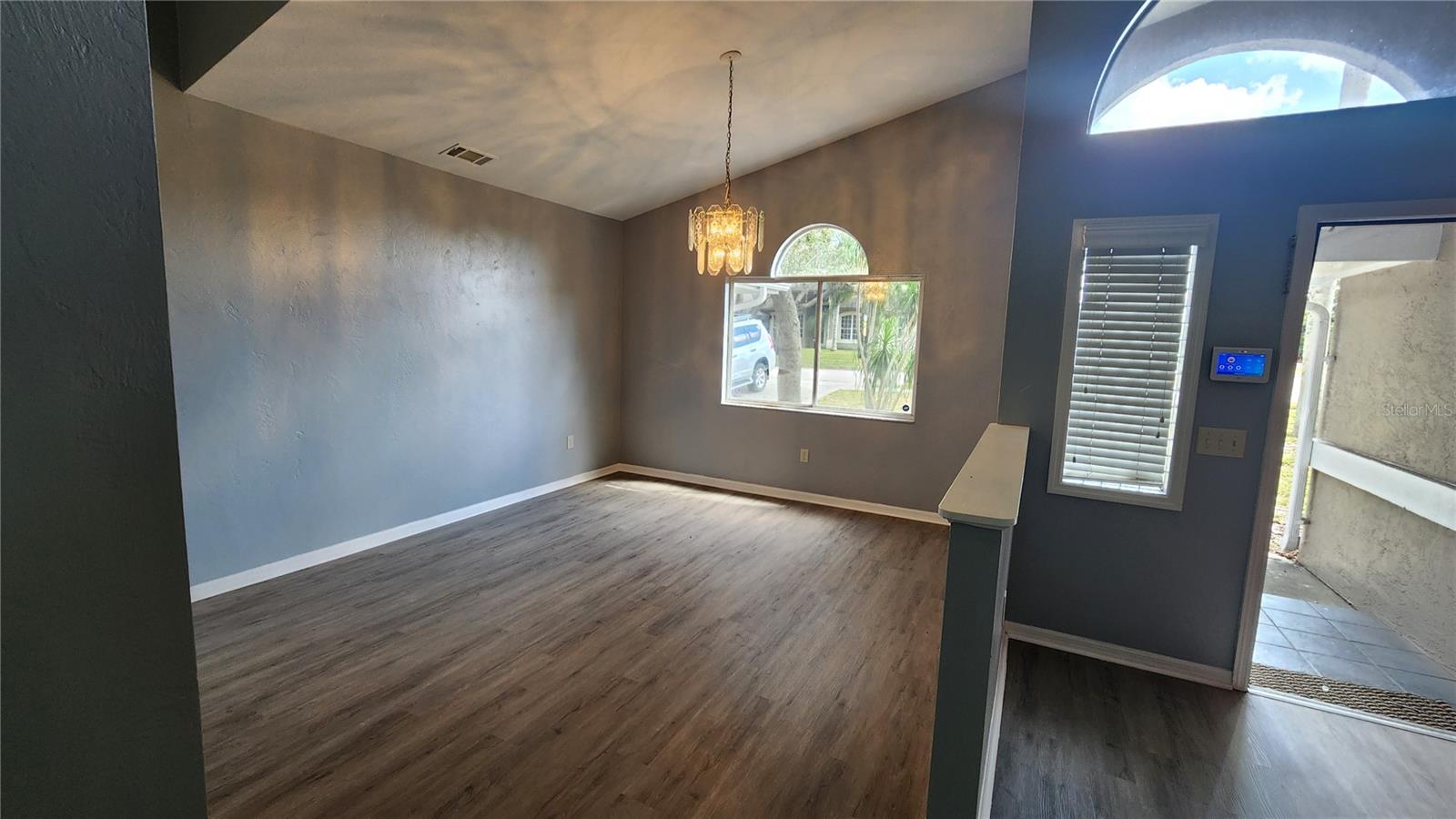 300 SUN OAKS COURT