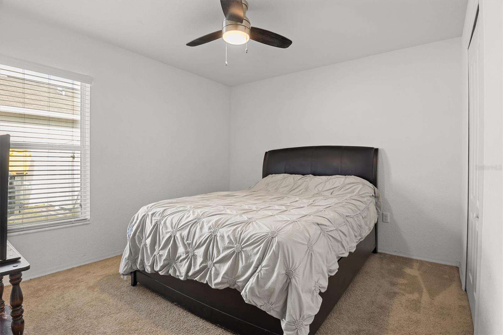 COUNTRY SQUARE - Residential