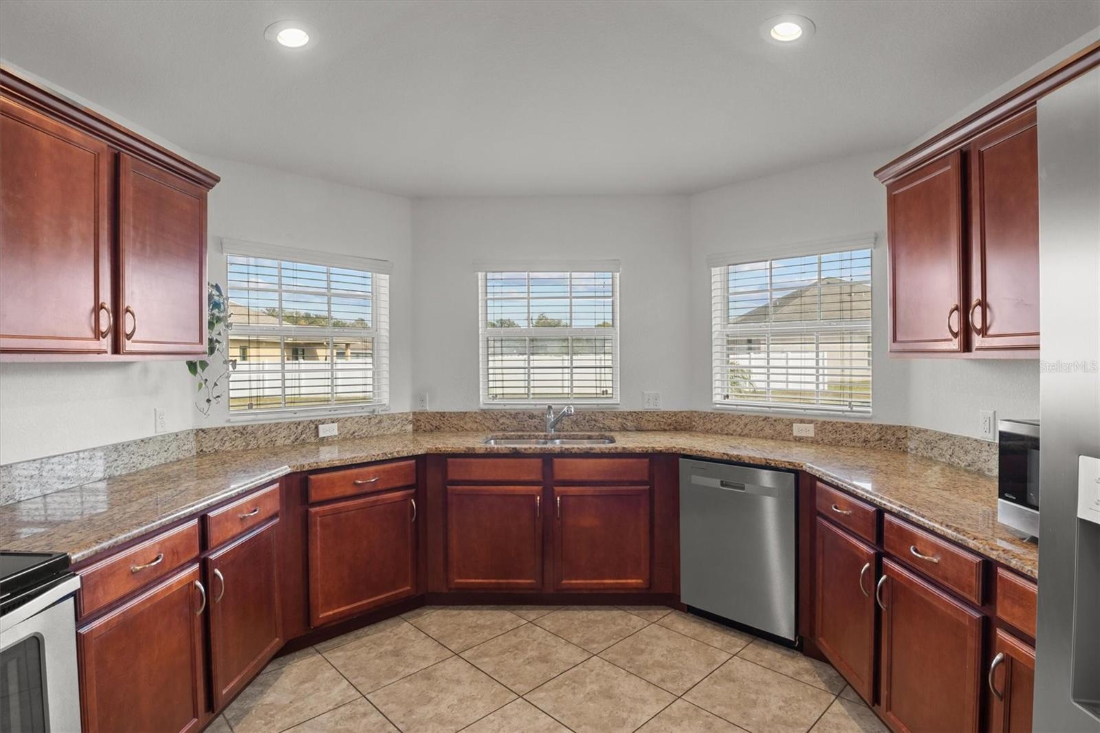 COUNTRY SQUARE - Residential