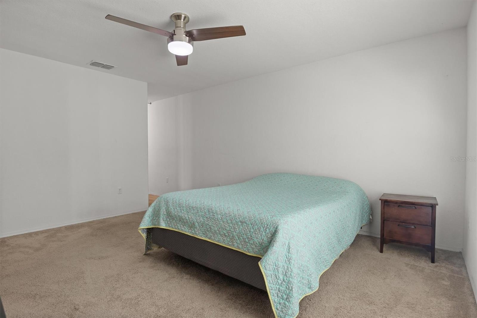 COUNTRY SQUARE - Residential