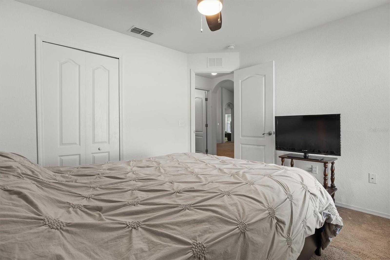 COUNTRY SQUARE - Residential