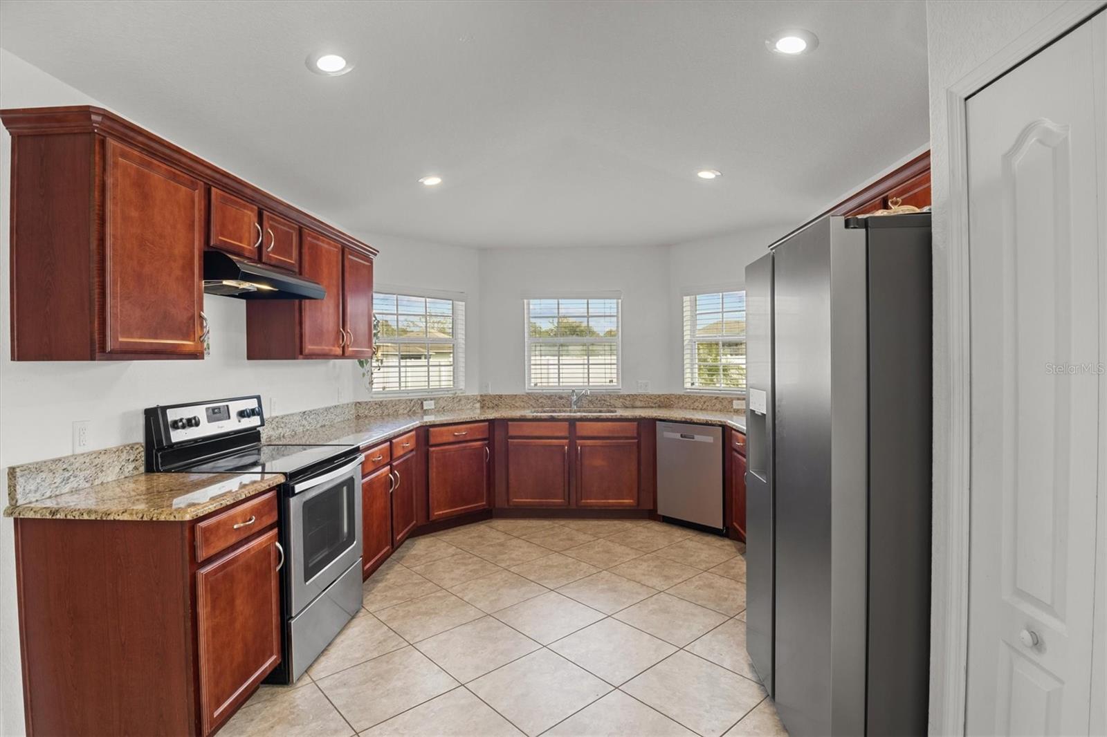 COUNTRY SQUARE - Residential