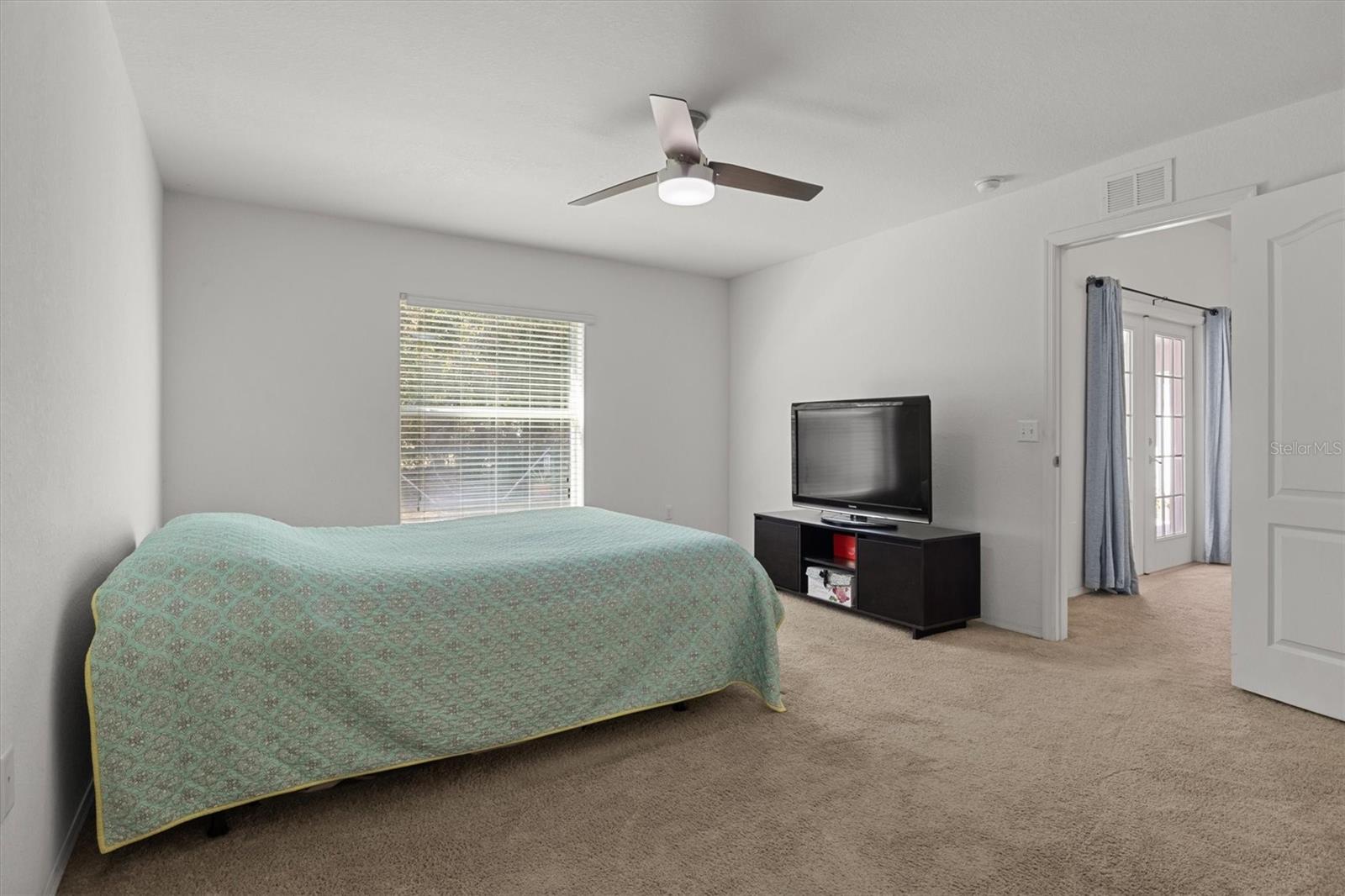 COUNTRY SQUARE - Residential