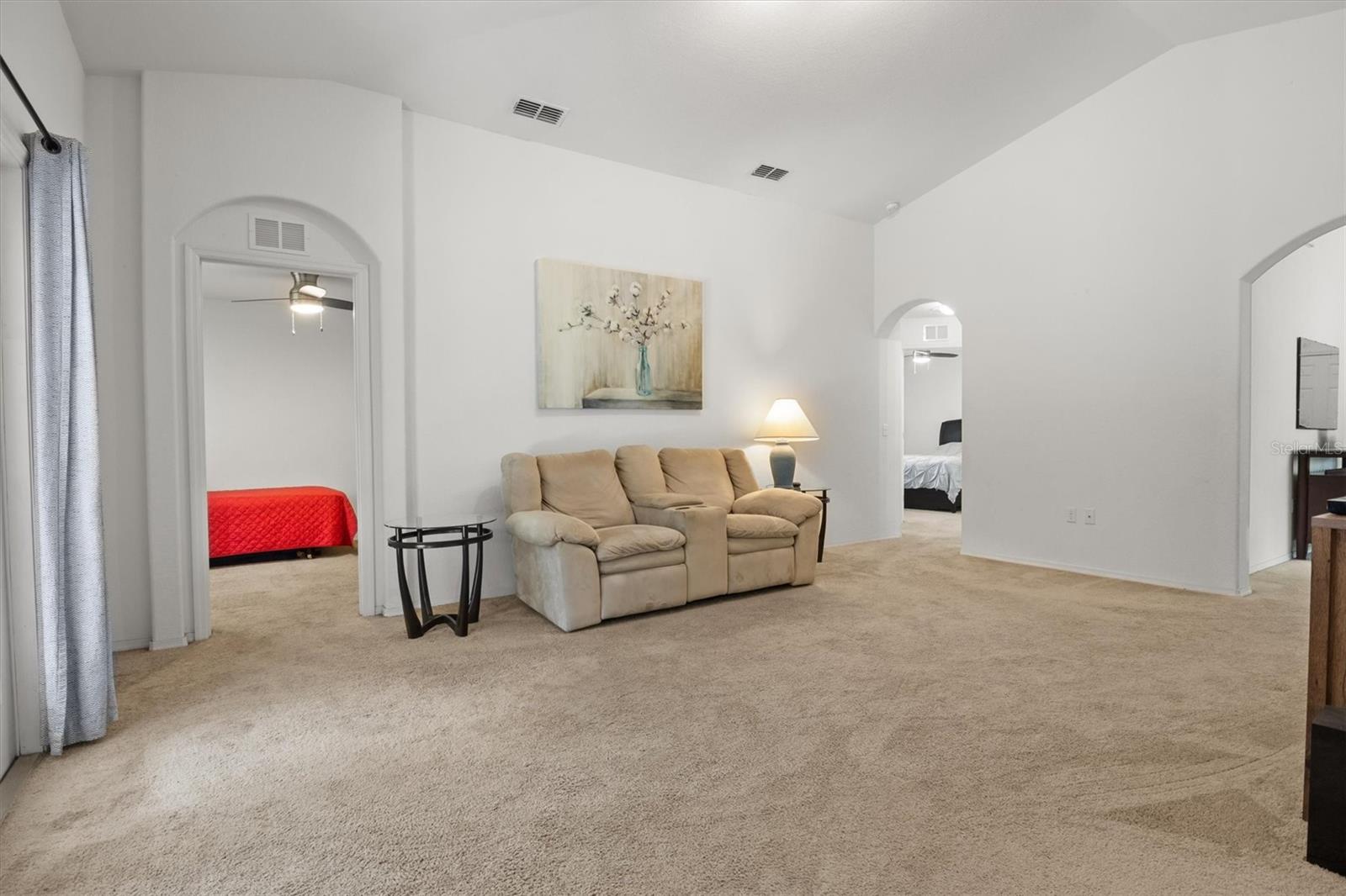 COUNTRY SQUARE - Residential