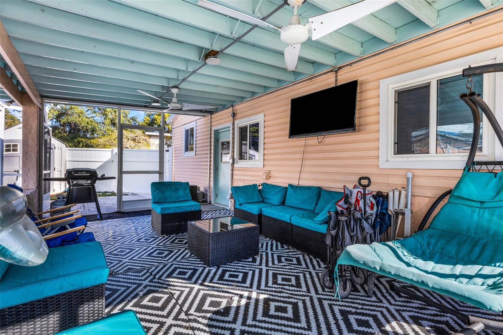 FOSTERS SUB - Residential