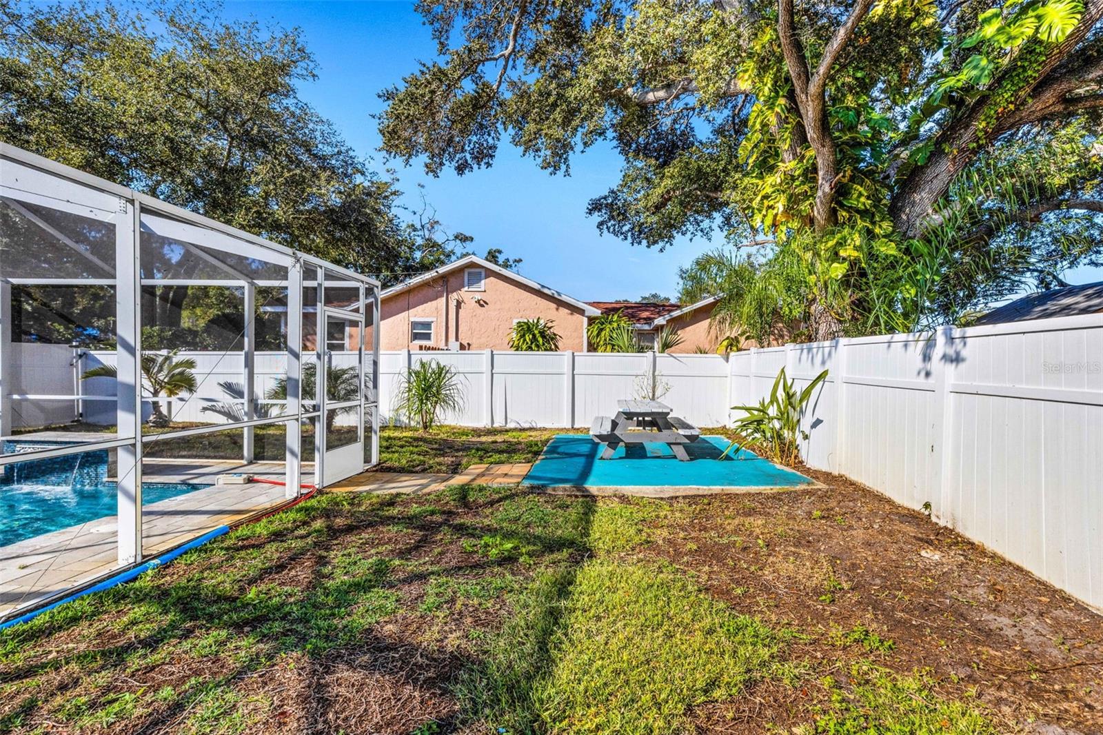 FOSTERS SUB - Residential