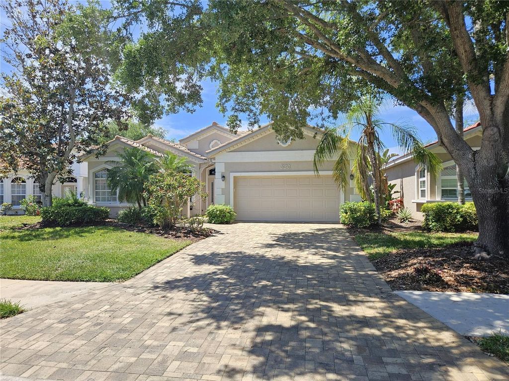 Photo of 330 Rio Terra, Venice, FL 34285 (MLS # N6143933)