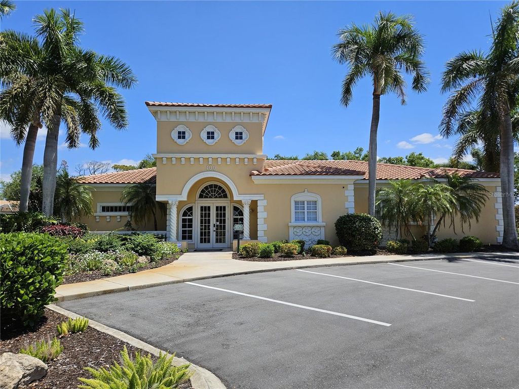 Photo of 330 Rio Terra, Venice, FL 34285 (MLS # N6143933)