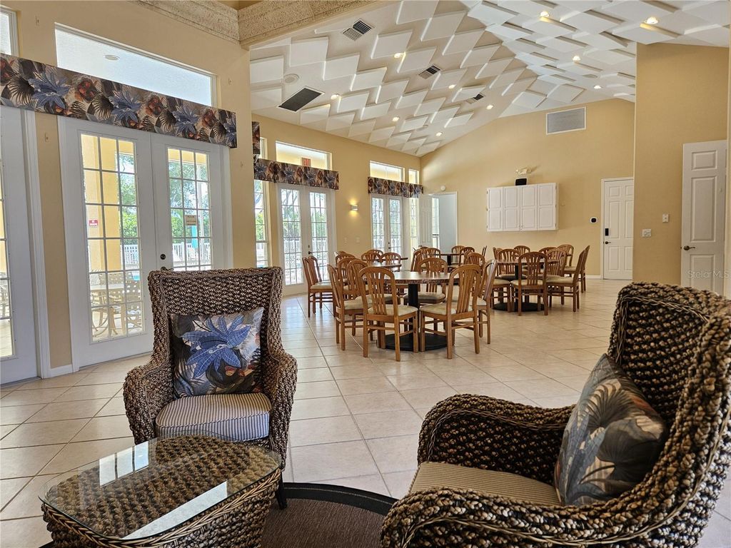 Photo of 330 Rio Terra, Venice, FL 34285 (MLS # N6143933)