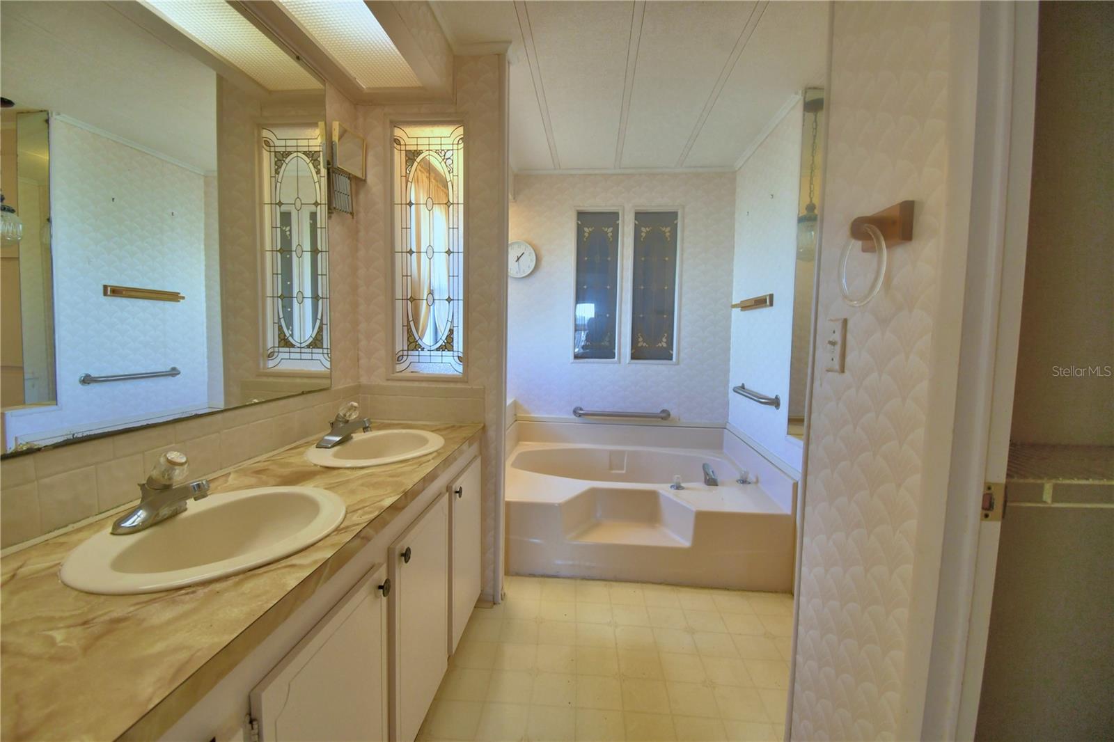 OAKWOOD ESTATES - Residential