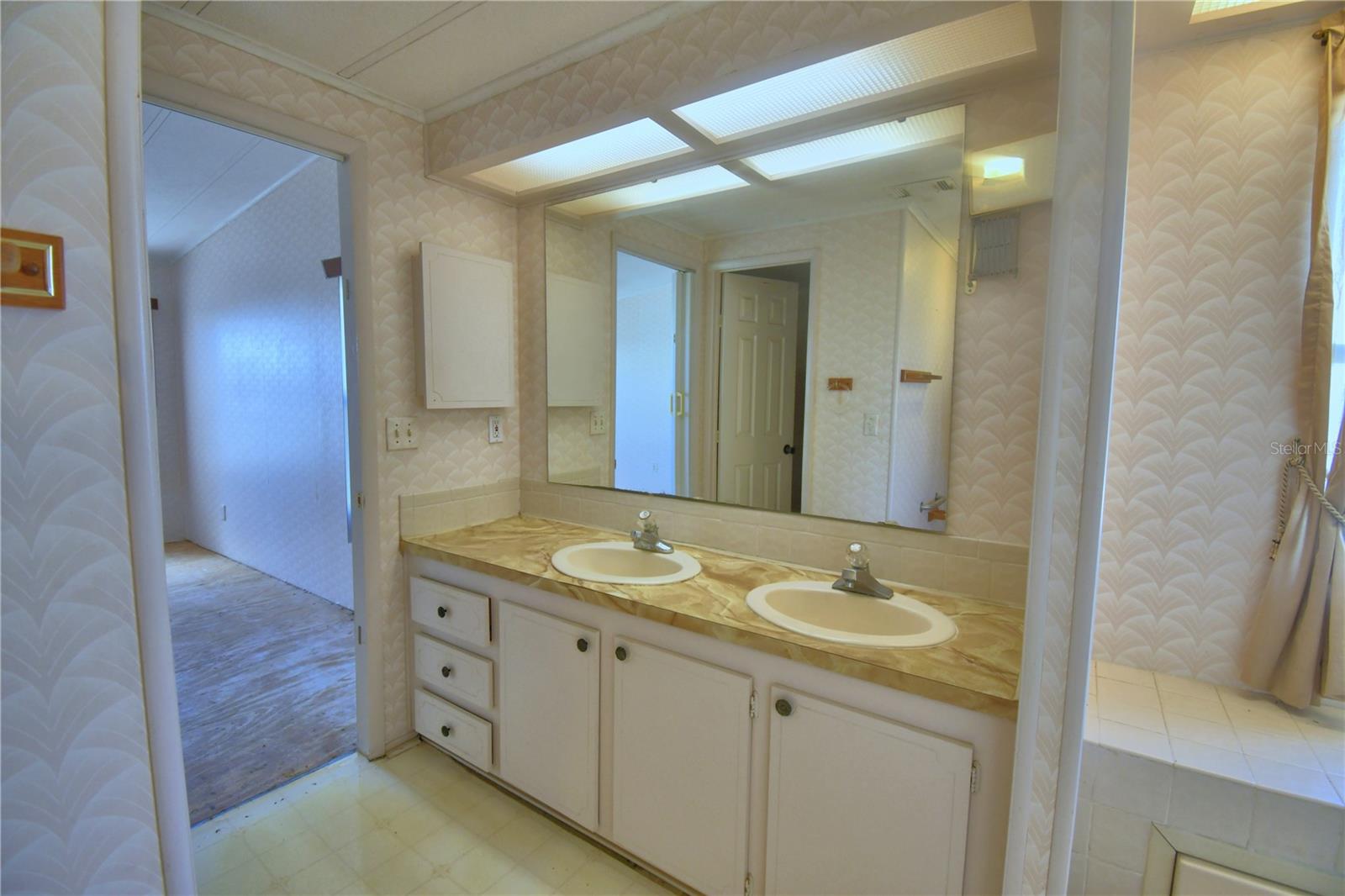 OAKWOOD ESTATES - Residential