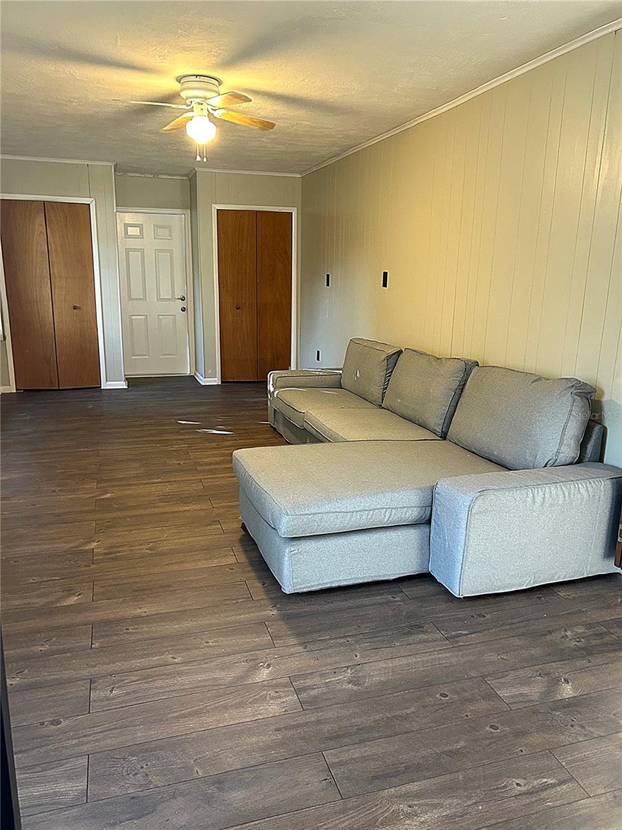 LAKE TARPON ESTATES - Residential Lease