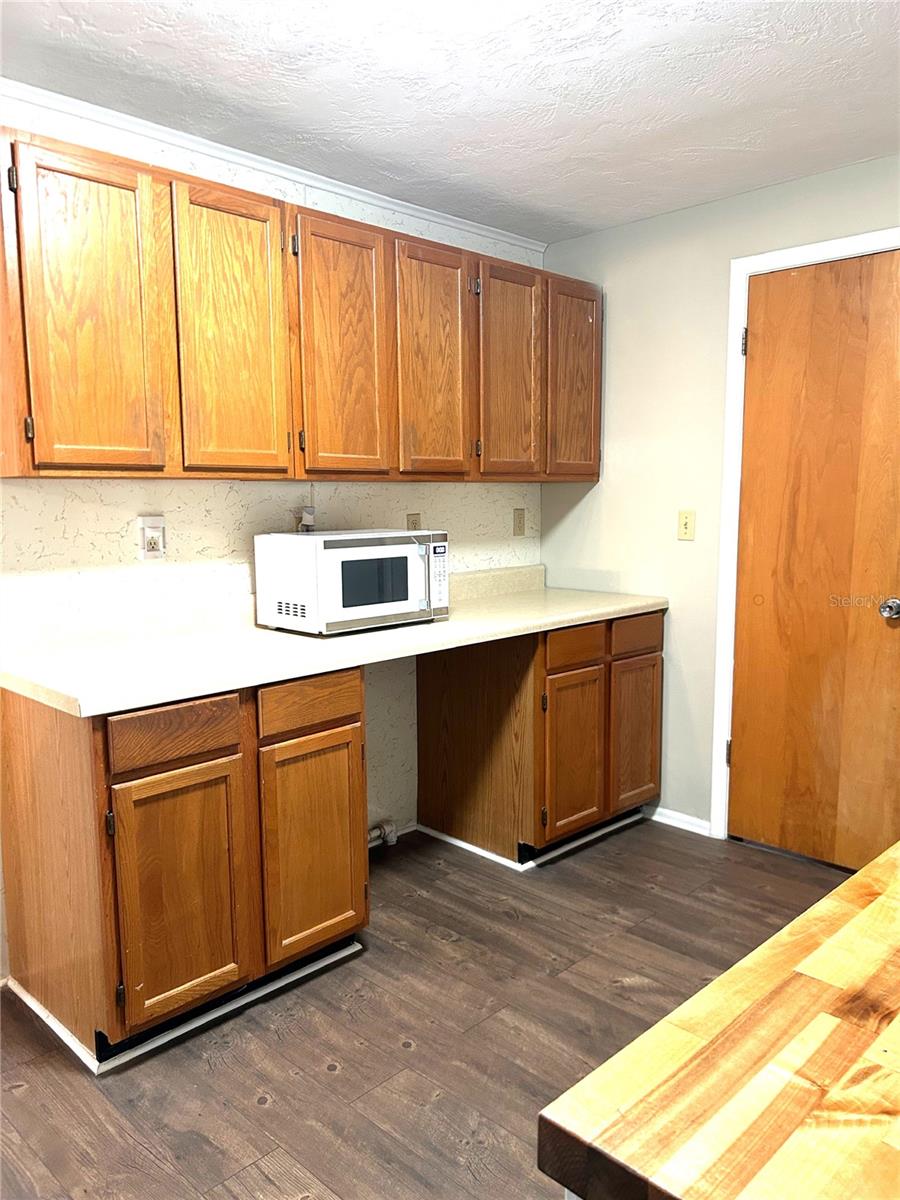 LAKE TARPON ESTATES - Residential Lease