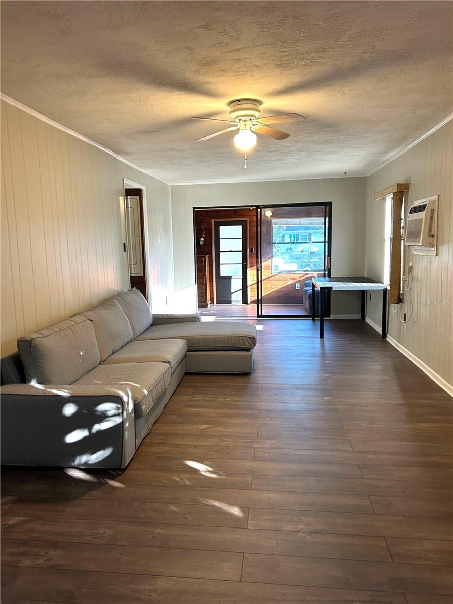 LAKE TARPON ESTATES - Residential Lease