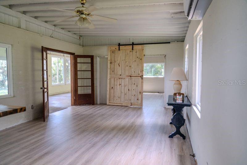 E L CARNEYS SUB - Residential