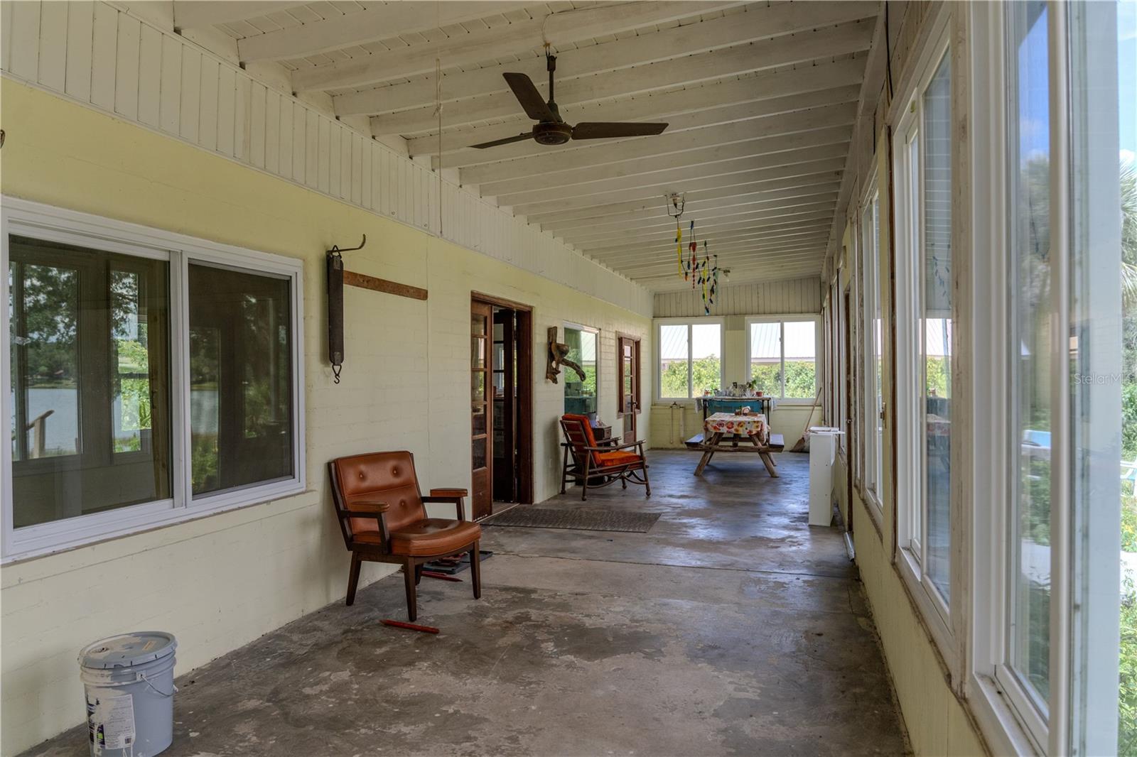 E L CARNEYS SUB - Residential