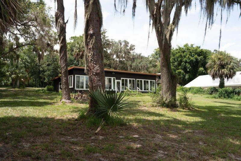 E L CARNEYS SUB - Residential