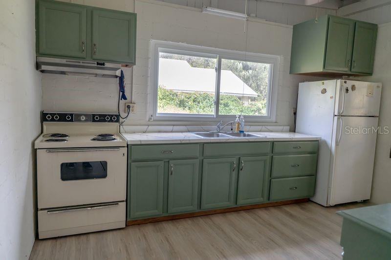 E L CARNEYS SUB - Residential