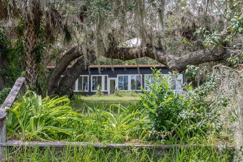 E L CARNEYS SUB - Residential