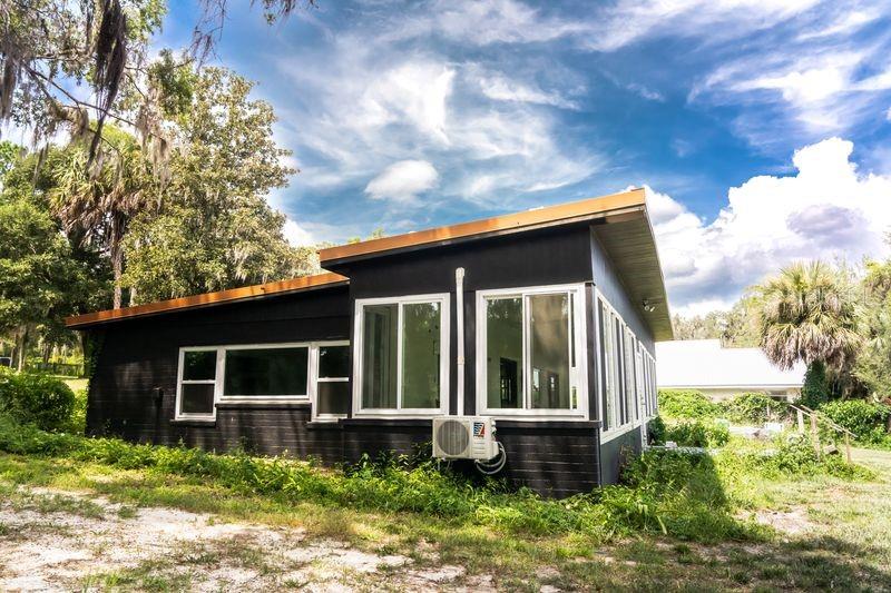 E L CARNEYS SUB - Residential