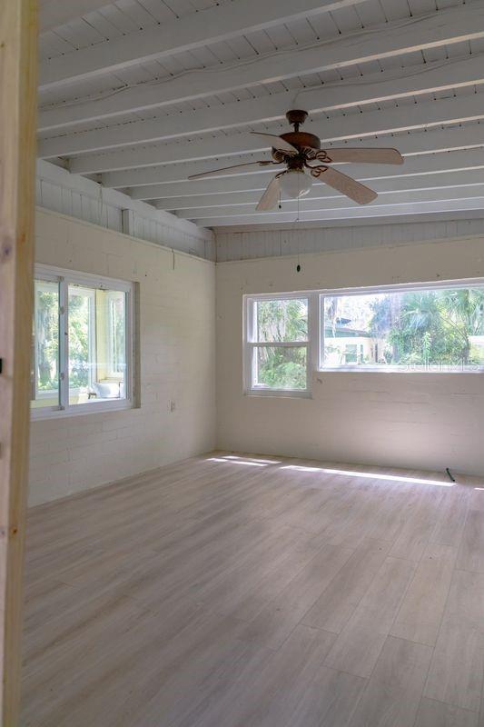 E L CARNEYS SUB - Residential