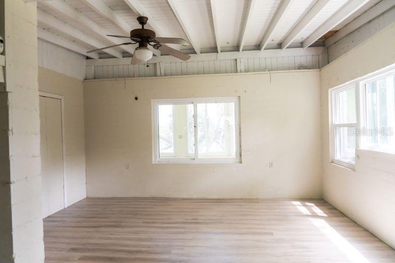 E L CARNEYS SUB - Residential