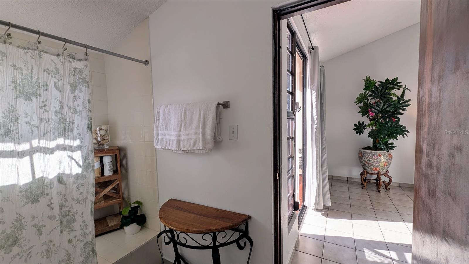 FAIRLAKES VILLAGE COMMUNITY - Residential Lease