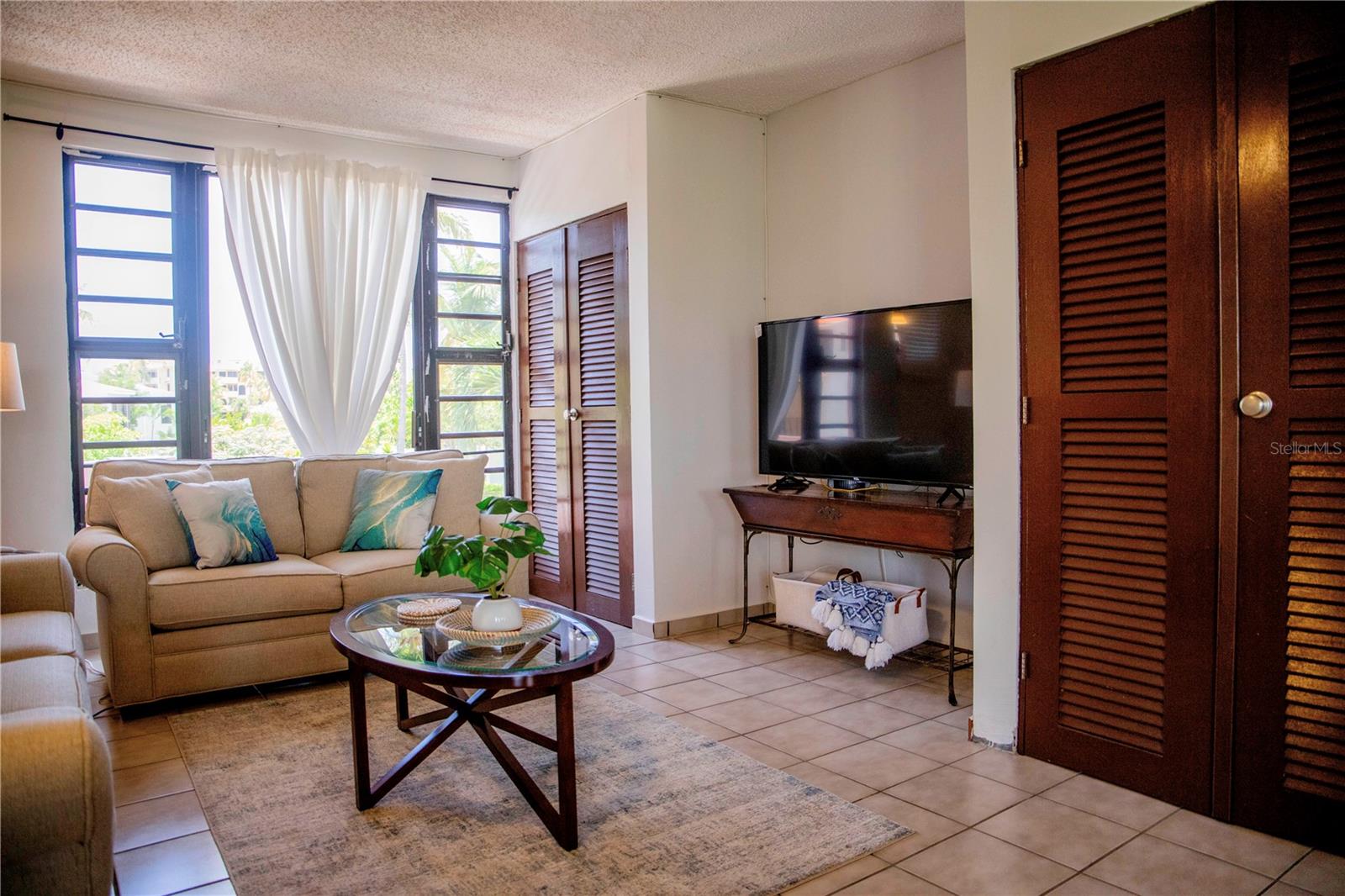 FAIRLAKES VILLAGE COMMUNITY - Residential Lease