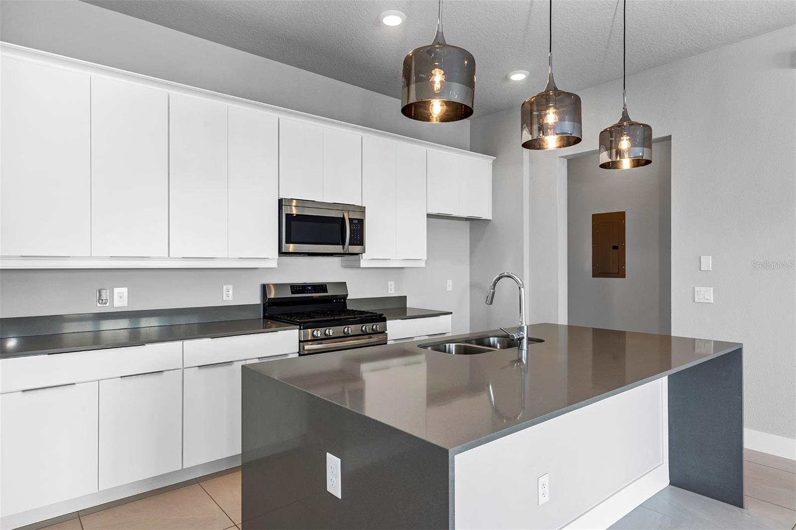 SPECTRUM AT REUNION CONDO PH 7A & 7B - Residential