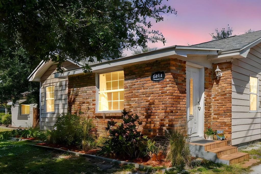 Photo of 2511 W North A Street, Tampa, FL 33609 (MLS # TB8440385)