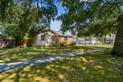 Photo of 2511 W North A Street, Tampa, FL 33609 (MLS # TB8440385)