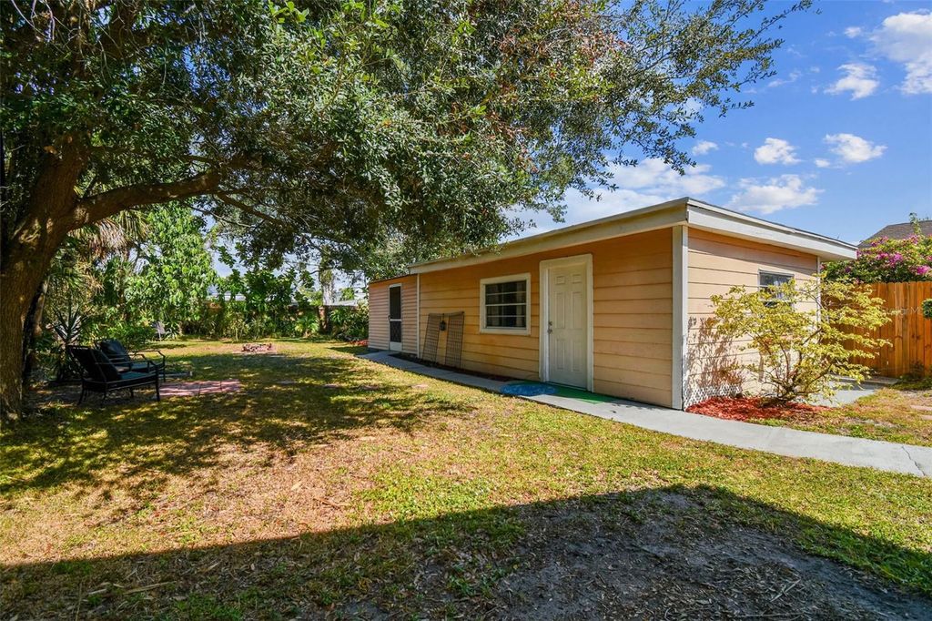 Photo of 2511 W North A Street, Tampa, FL 33609 (MLS # TB8440385)