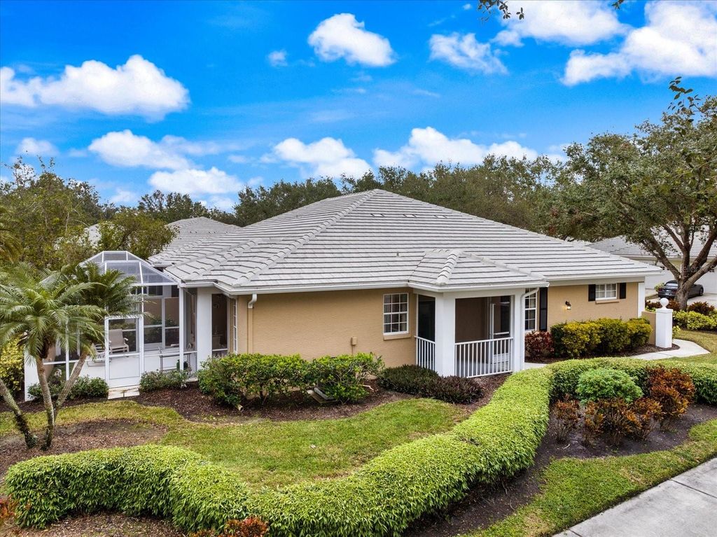 Photo of 900 Paisley Court #1, Venice, FL 34293 (MLS # N6140732)