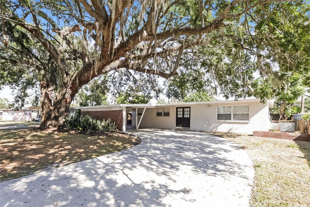 Photo of 205 Bryan Road, Brandon, FL 33511 (MLS # TB8449025)