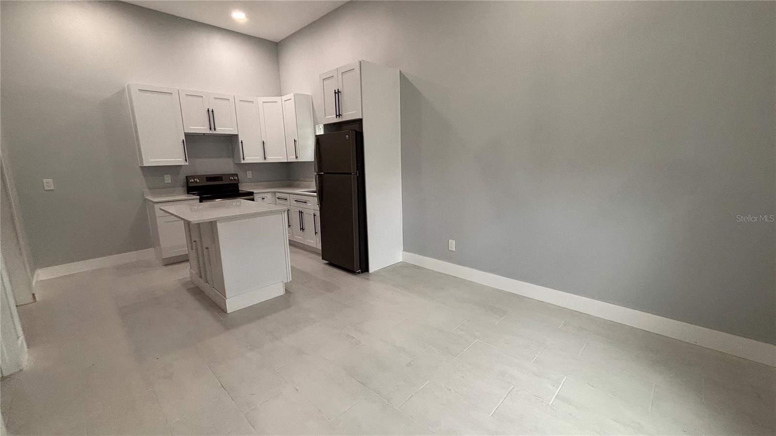 ARDMORE MANOR - Residential Lease