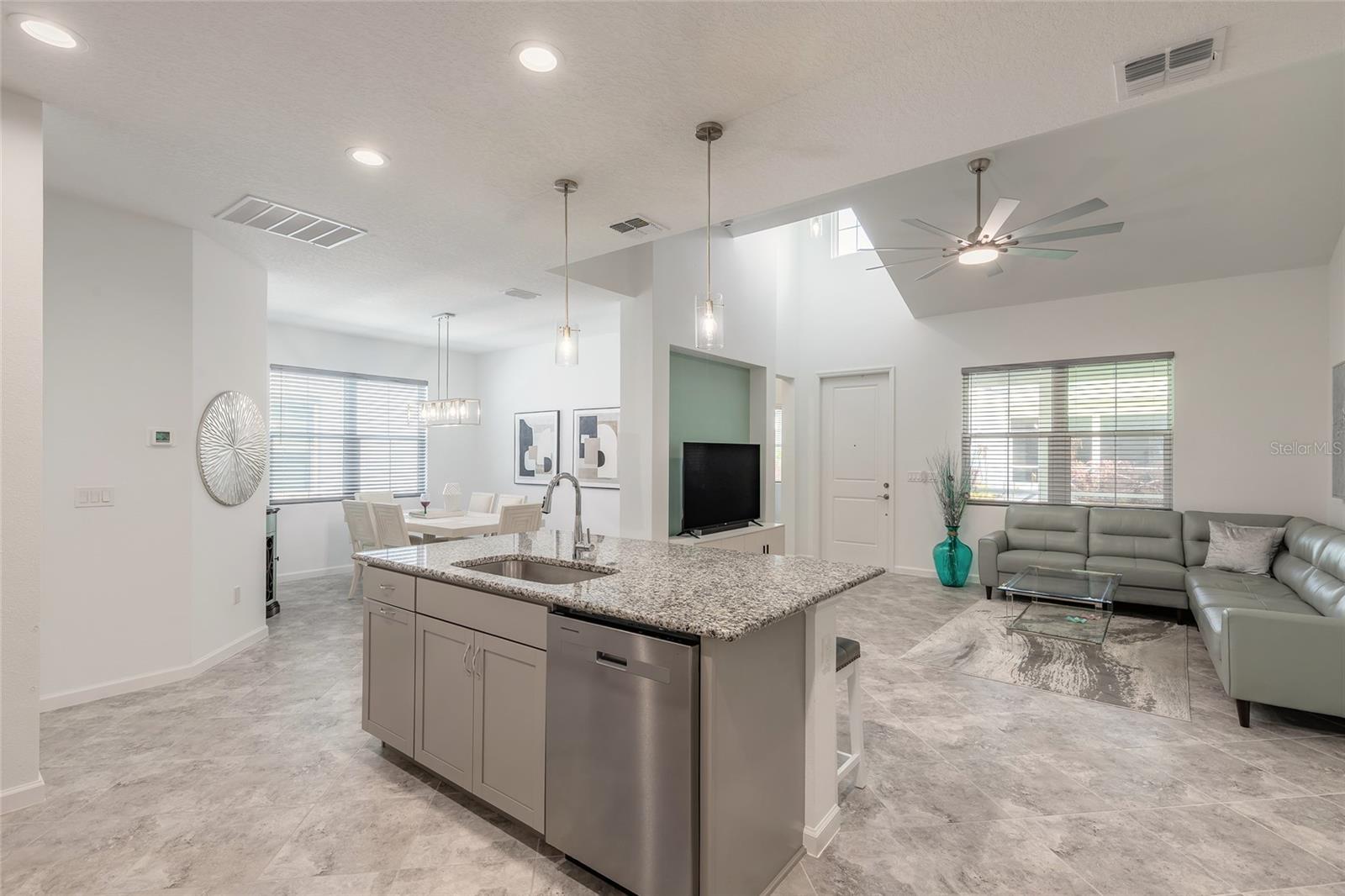 LATITUDE/DAYTONA BEACH PH 7 - Residential