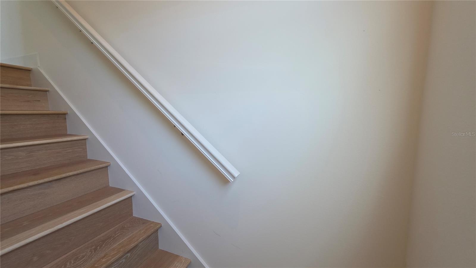 COUNTRY CLUB SHORES - Residential Lease