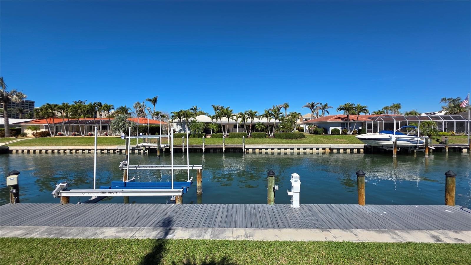 COUNTRY CLUB SHORES - Residential Lease