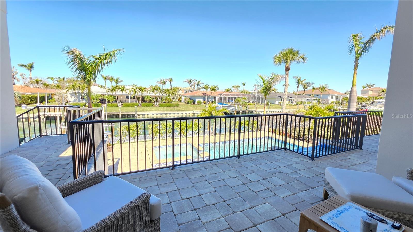 COUNTRY CLUB SHORES - Residential Lease